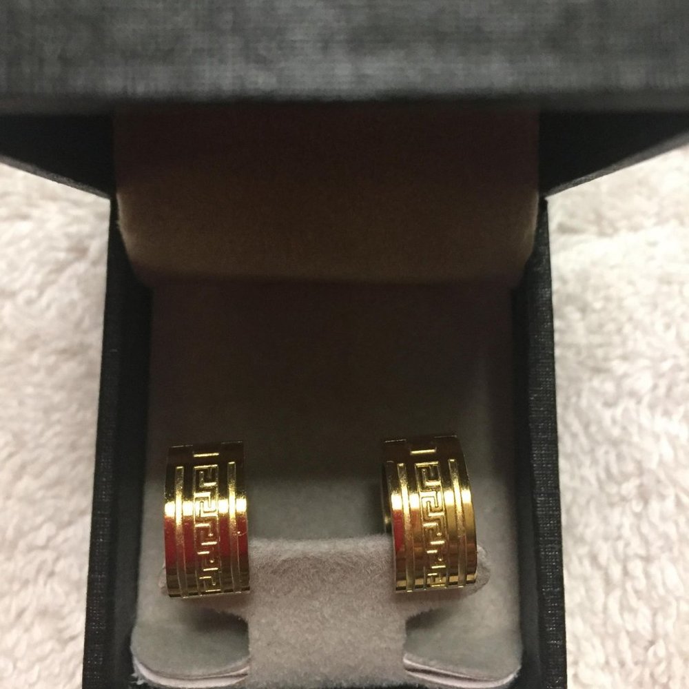 EdForce Stainless Steel Gold Hoop Gold Earrings - Picture 5 of 16